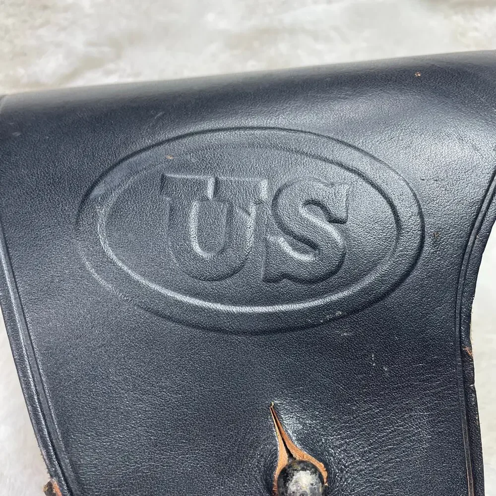 Vintage WW II Genuine US Military/ US Navy Black Leather Gun Holster Collectible